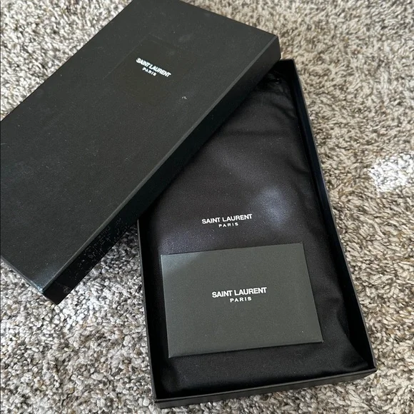 Authentic Saint Laurent Studded Zip Around Wallet Grain de Poudre Black Silver - Picture 14 of 14